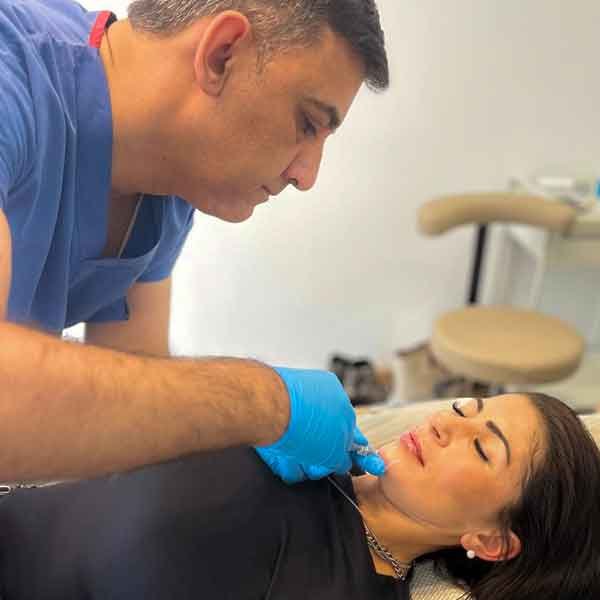 Körperkontur und Hautstraffung Kniebereich